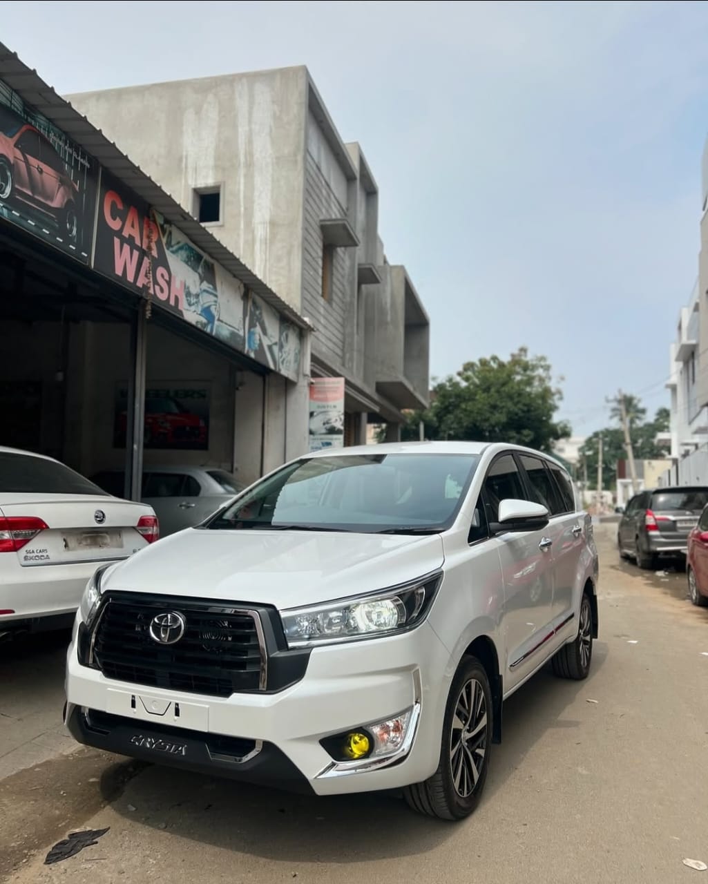 Toyota Innova Crysta Limo Car India | Car Rental in Jaipur