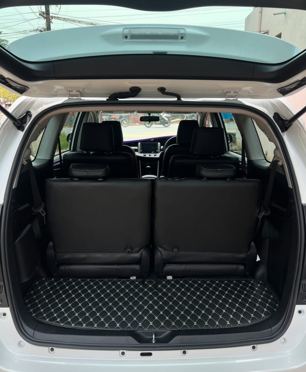 Toyota Innova Crysta Limo Car India | Car Rental in Jaipur
